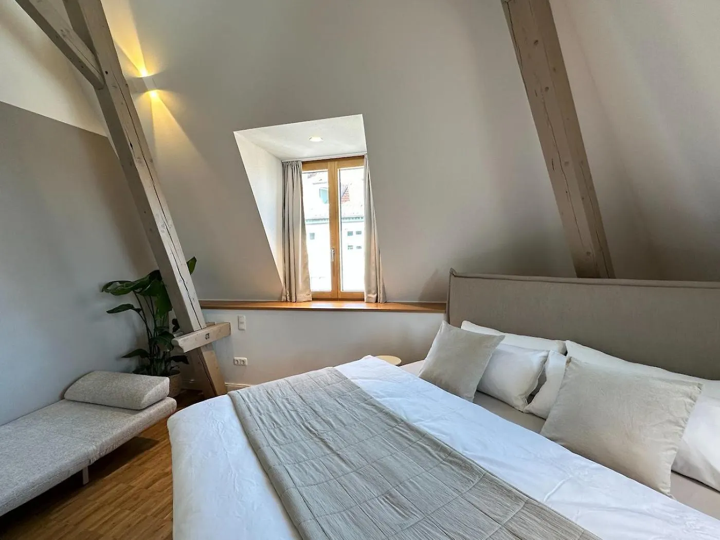 Ferienwohnung Truly - Viel Platz Fuer Business & Familie - Modern, Garage, Fahrstuhl Augsburg