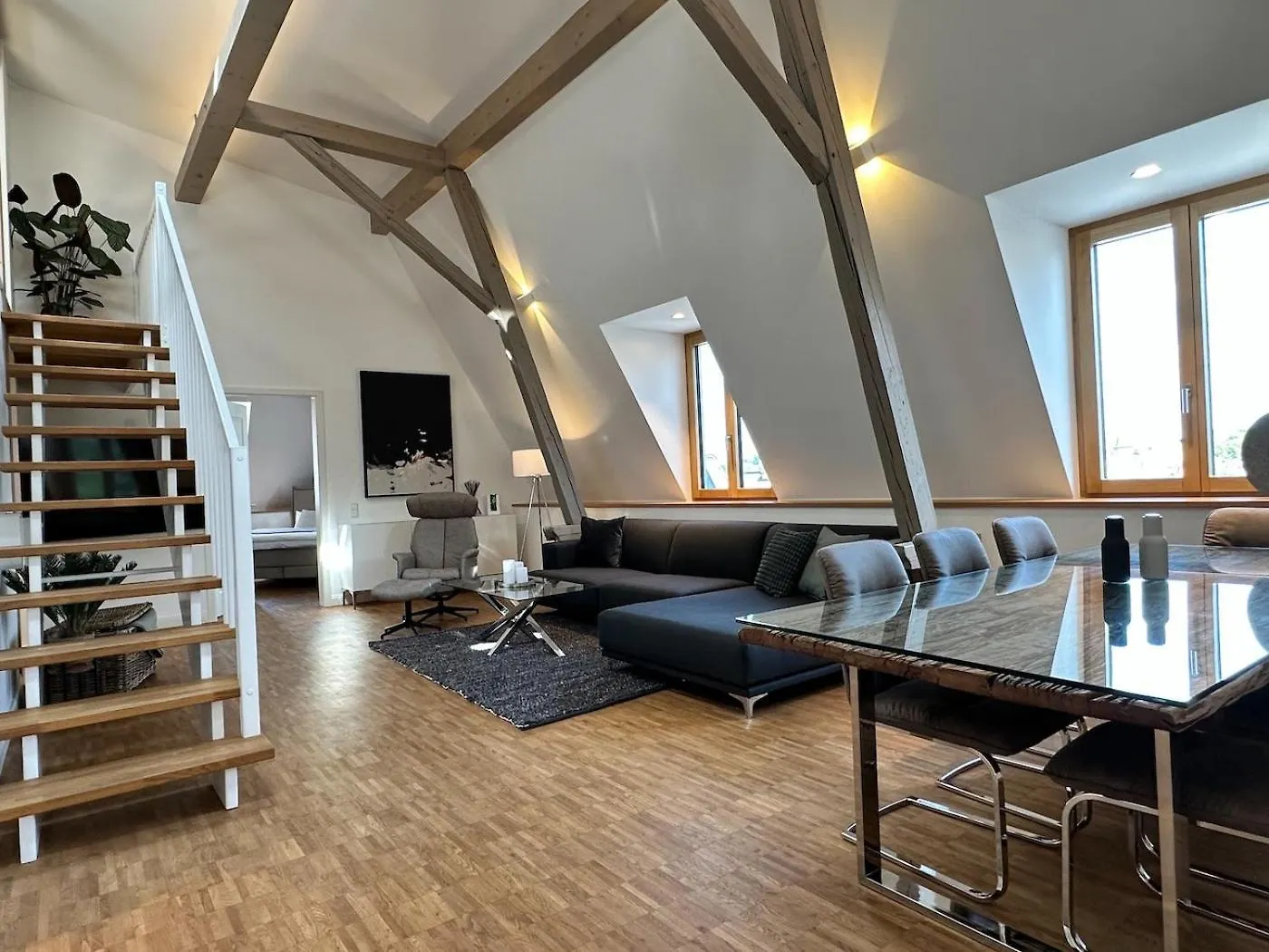 Truly - Viel Platz Fuer Business & Familie - Modern, Garage, Fahrstuhl contacts